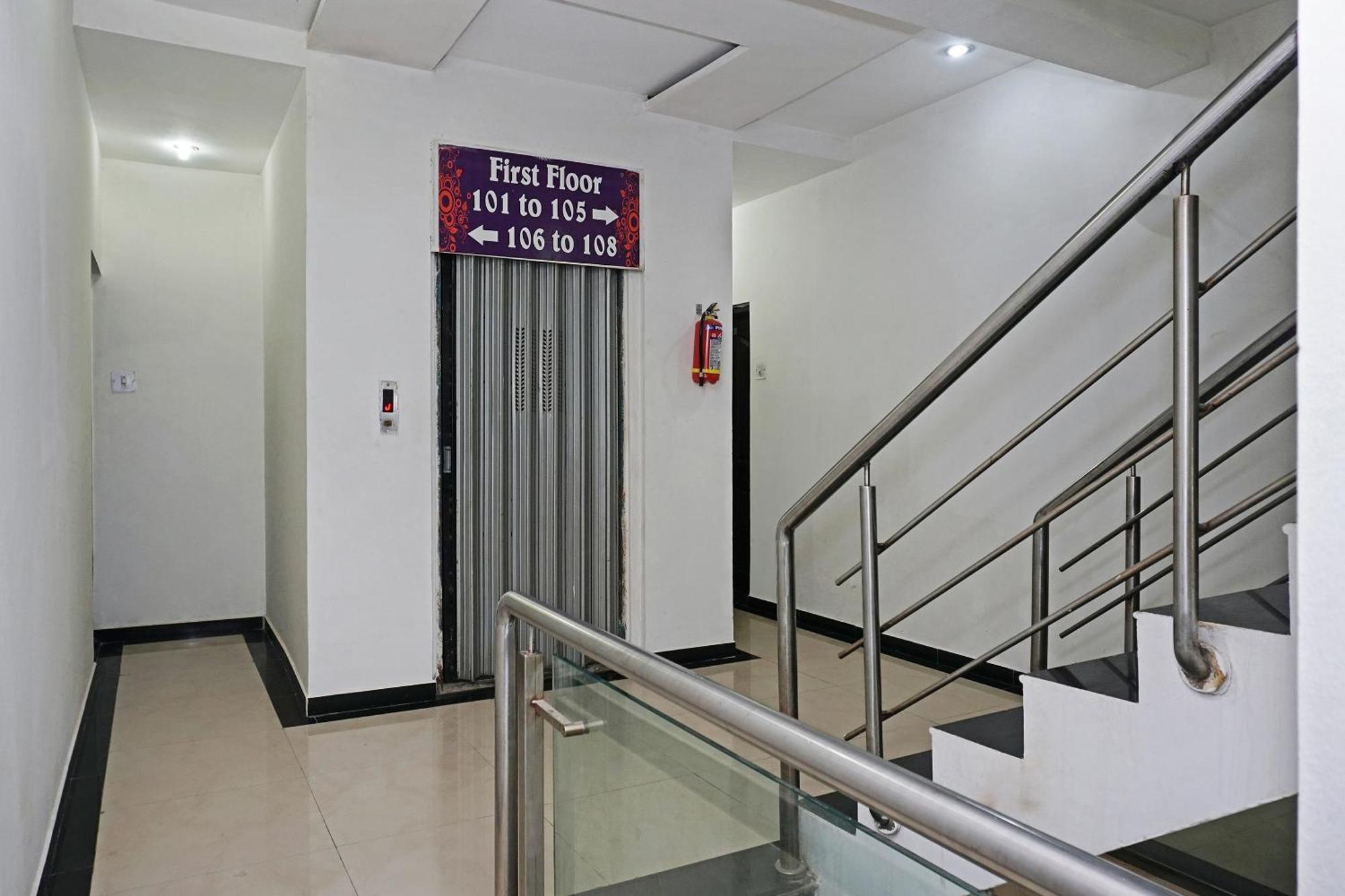Super Hotel O Shirdi Sai Inn Экстерьер фото